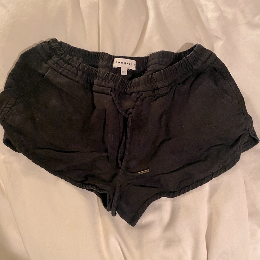Aritzia linen drawstring shorts
